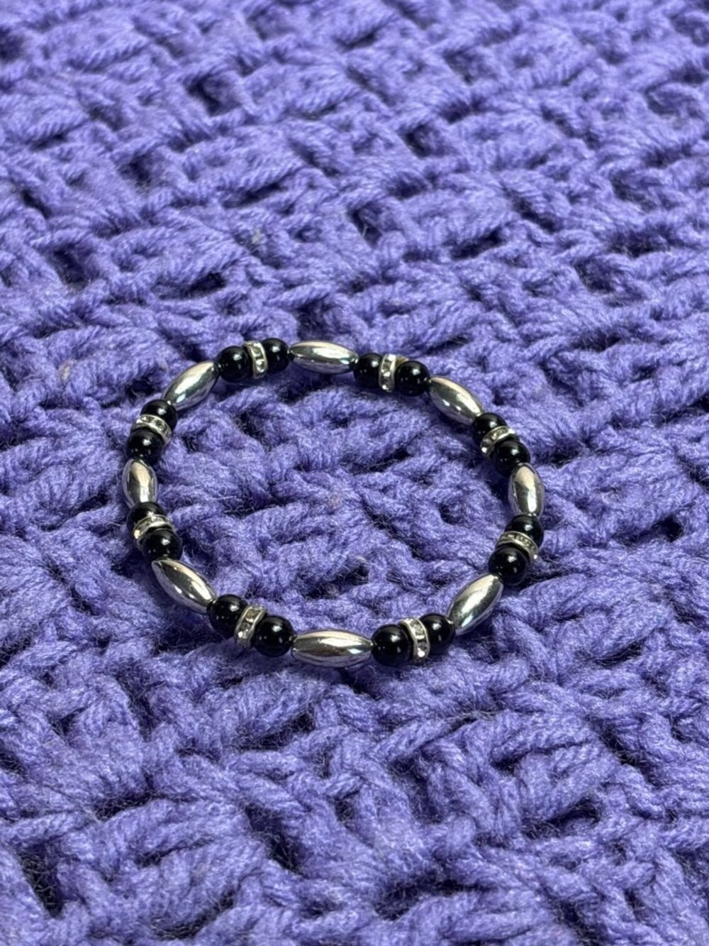 Silvertone Black Clear Rhinestone Beaded Stretchy Bracelet 6.5 inches Unstretch
